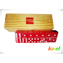 Doble 6 dominó rojo de plástico al por mayor en caja de madera